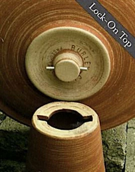 Burley Clay Cardinal Bird Bath With Locking Top Staked & Pedestal Bird Baths